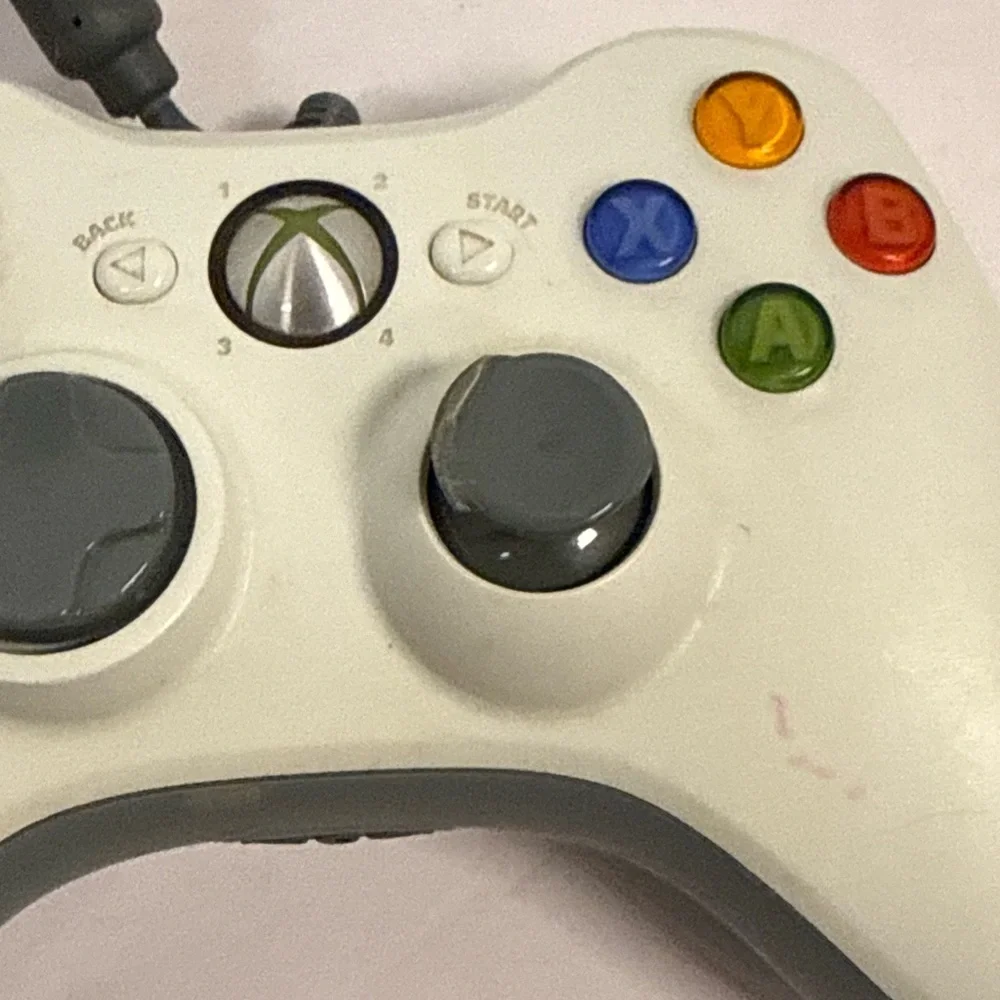 Genuine Microsoft XBox 360 Wired Controller White Microsoft